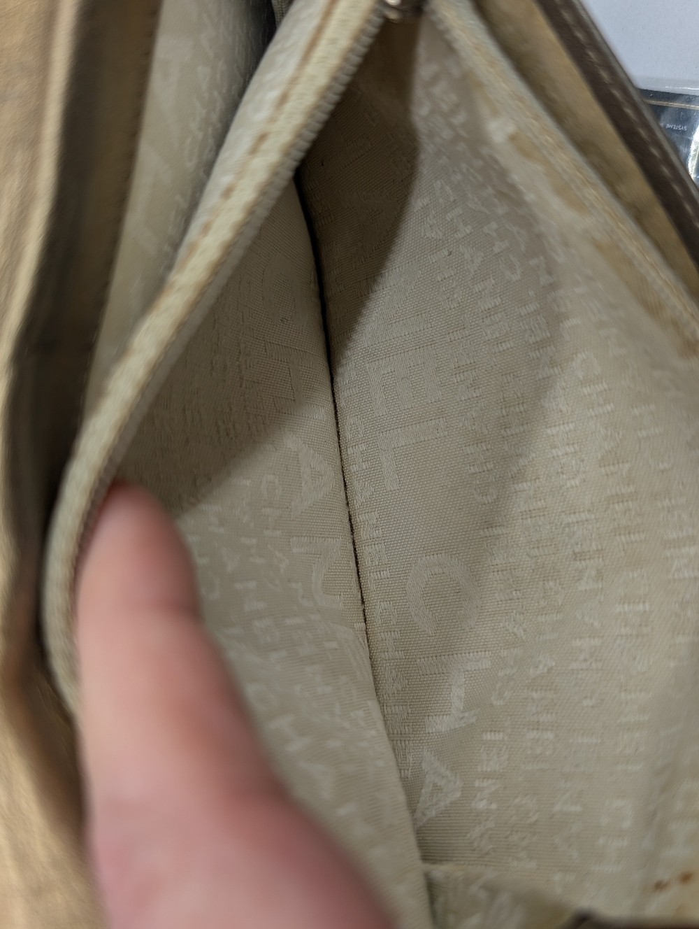 Chanel Quilted CC Wallet in Metallic Gold W/Authenticity Card - Picture 2 of 11